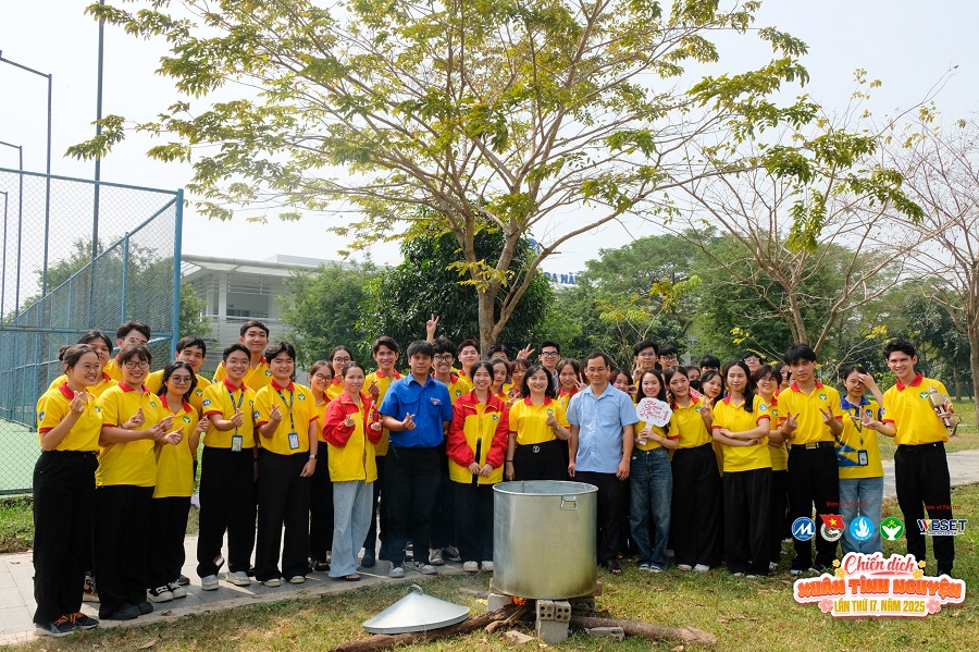 UFMer gói hơn 700 bánh chưng tại chuỗi các chương trình “Bánh chưng xanh – Lan tỏa yêu thương đến mọi người”